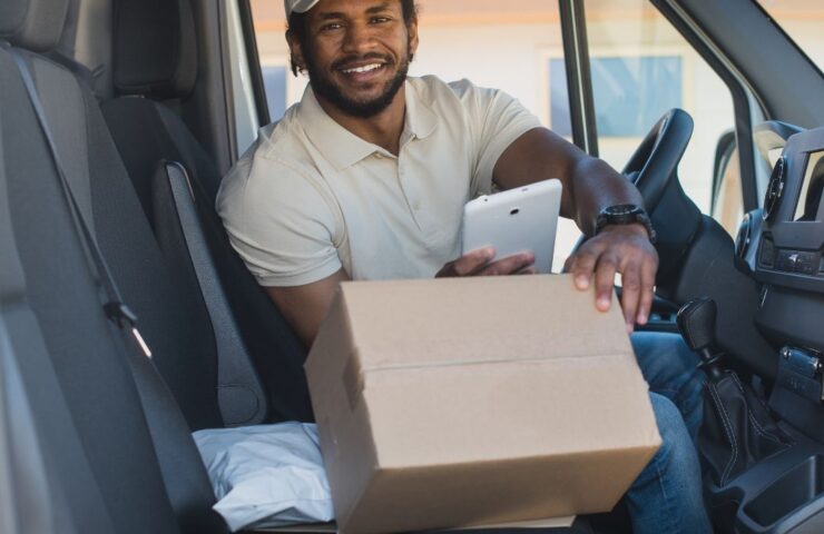 courier service Latvia